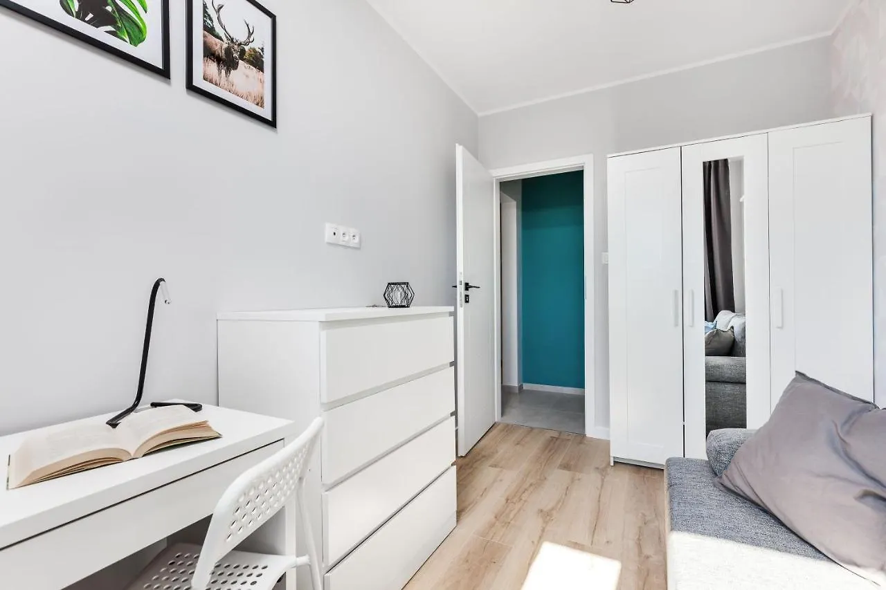 Apartament Pokoje Gdańsk Zaspa - Pilotów 20b, 800m SKM-Zaspa, odległość do morza 3km 0*,