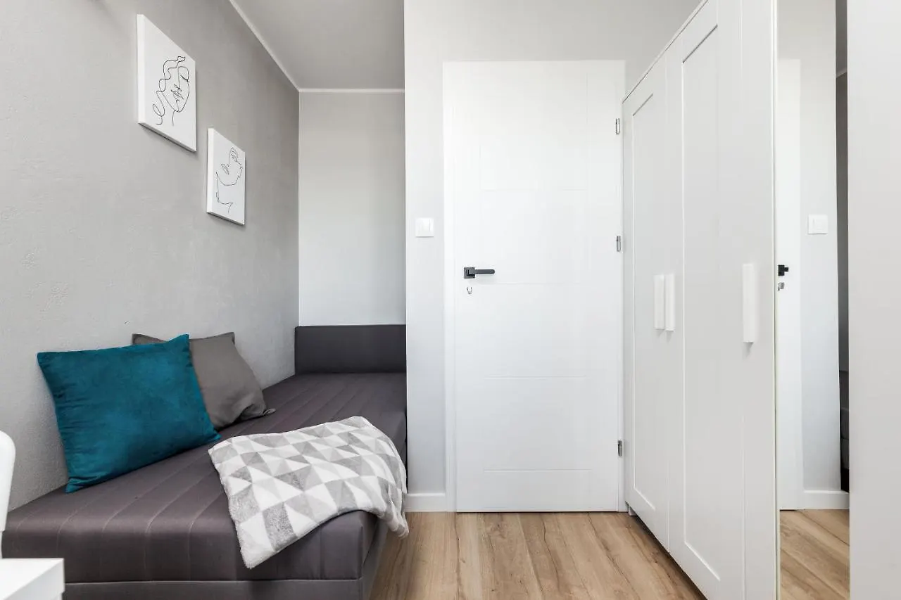 Apartament Pokoje Gdańsk Zaspa - Pilotów 20b, 800m SKM-Zaspa, odległość do morza 3km